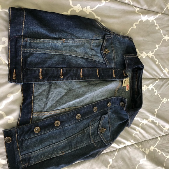 Sleeveless blue jean jacket - Picture 2 of 6